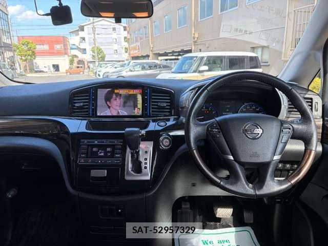 Nissan ELGRAND 2017-02 8365752-1