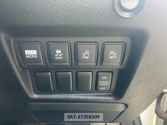 Nissan ELGRAND 2012-05 8365755-14