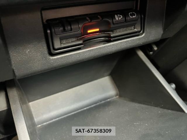 Nissan ELGRAND 2012-05 8365755-20