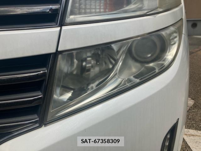 Nissan ELGRAND 2012-05 8365755-21