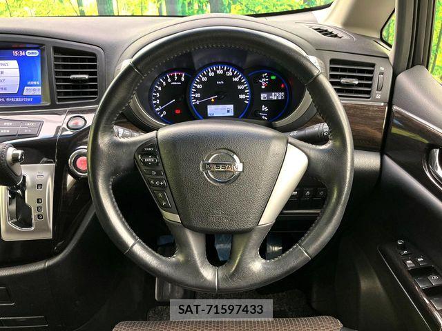Nissan ELGRAND 2013-10 8365754-10