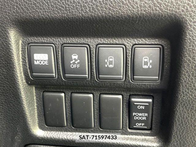 Nissan ELGRAND 2013-10 8365754-5