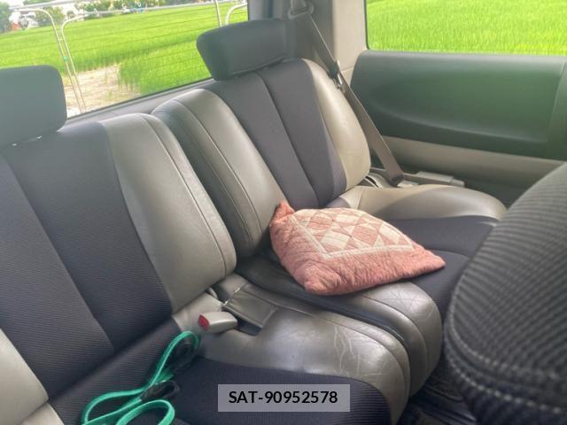 Nissan ELGRAND 2003-09 8365758-13