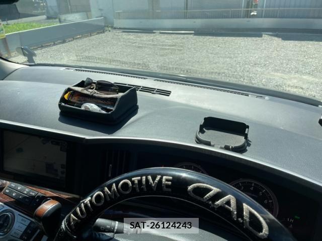 Nissan ELGRAND 2008-10 8365757-19