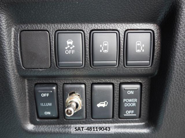 Nissan ELGRAND 2014-05 8365750-13