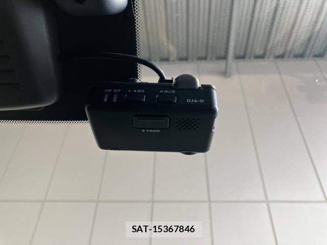 Nissan ELGRAND 2021-07 8365748-12