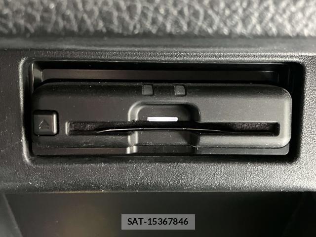 Nissan ELGRAND 2021-07 8365748-14
