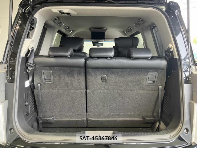 Nissan ELGRAND 2021-07 8365748-21