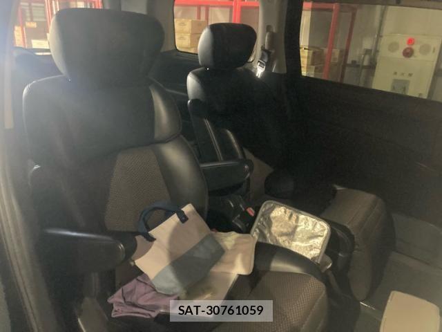 Nissan ELGRAND 2011-10 8365756-14