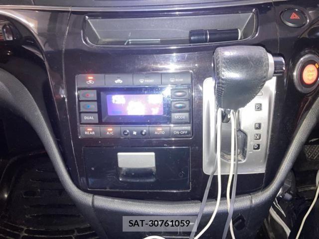 Nissan ELGRAND 2011-10 8365756-17