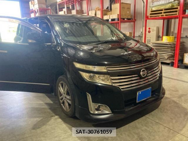 Nissan ELGRAND 2011-10 8365756-1