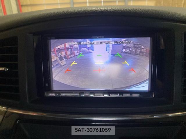 Nissan ELGRAND 2011-10 8365756-19