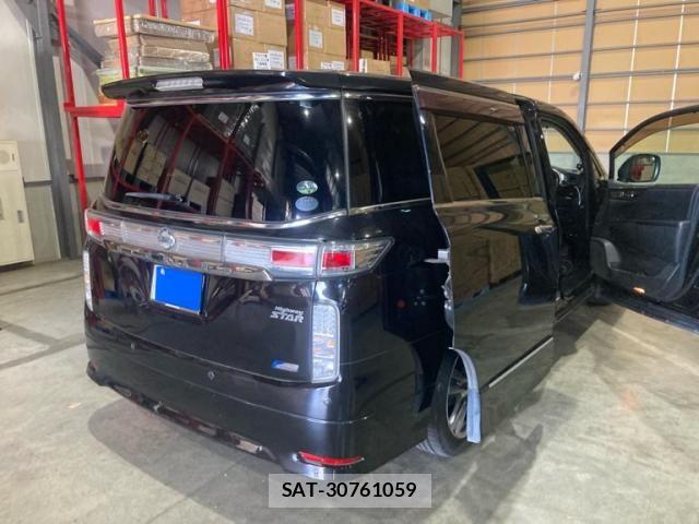 Nissan ELGRAND 2011-10 8365756-5