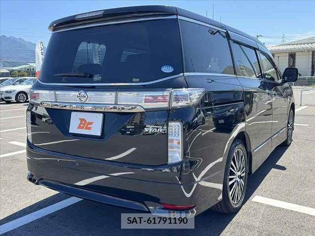 Nissan ELGRAND 2021-02 8371628-13