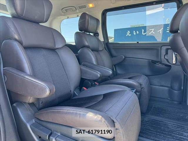 Nissan ELGRAND 2021-02 8371628-16