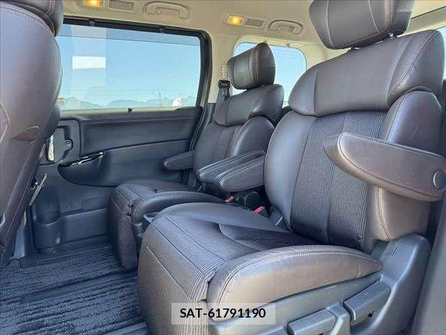 Nissan ELGRAND 2021-02 8371628-17