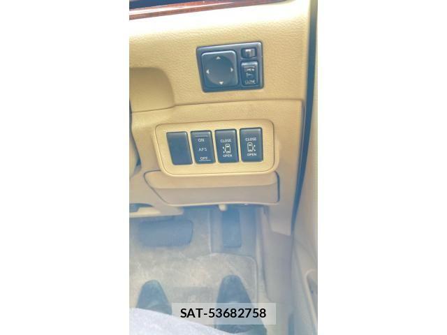 Nissan ELGRAND 2007-11 8412210-13