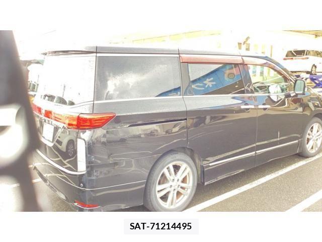 Nissan ELGRAND 2011-08 8412211-3