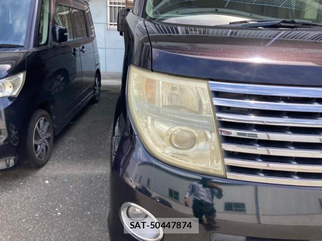 Nissan ELGRAND 2005-08 8412209-2