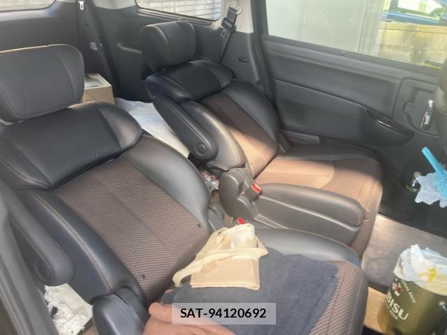 Nissan ELGRAND 2011-08 8412220-12
