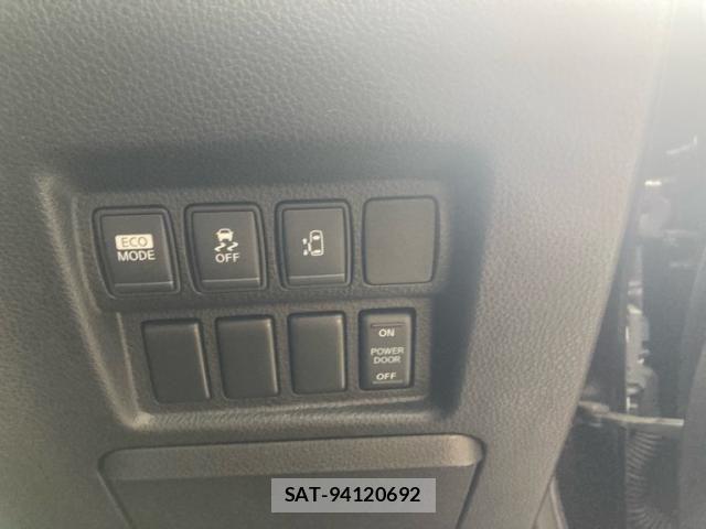 Nissan ELGRAND 2011-08 8412220-19