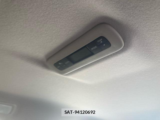 Nissan ELGRAND 2011-08 8412220-20