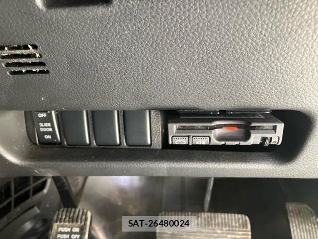 Nissan ELGRAND 2008-09 8412213-15