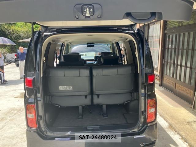 Nissan ELGRAND 2008-09 8412213-6