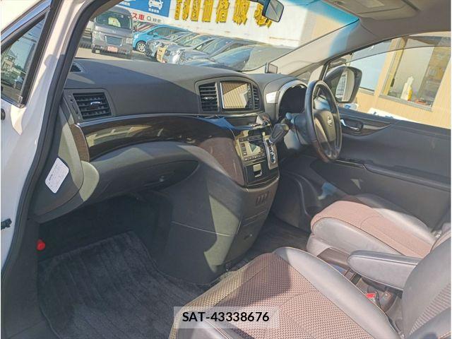 Nissan ELGRAND 2013-06 8412194-10