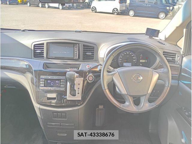 Nissan ELGRAND 2013-06 8412194-1
