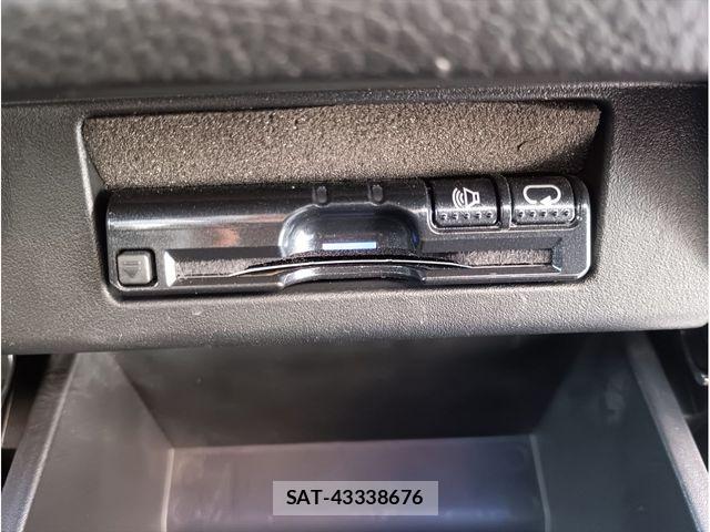 Nissan ELGRAND 2013-06 8412194-24