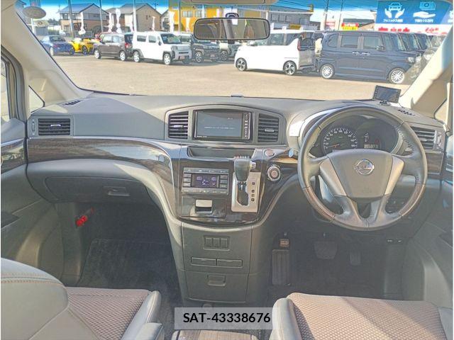 Nissan ELGRAND 2013-06 8412194-8