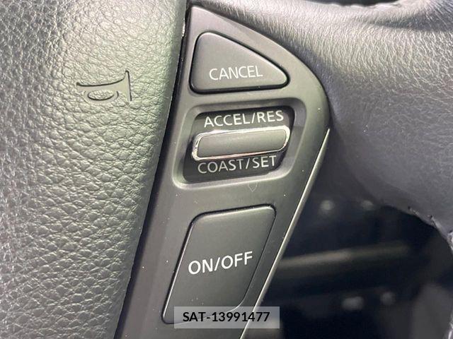 Nissan ELGRAND 2017-03 8438099-5