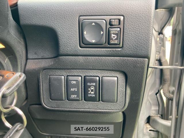 Nissan ELGRAND 2006-07 8438100-18