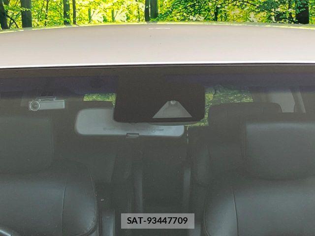 Nissan ELGRAND 2019-05 8457422-2