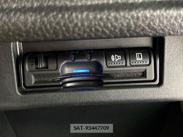 Nissan ELGRAND 2019-05 8457422-7