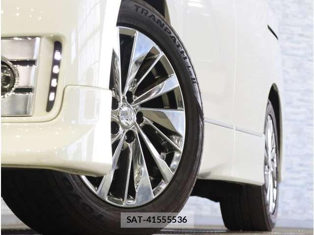 Nissan ELGRAND 2010-11 8457426-17