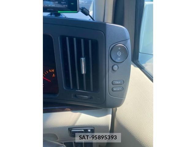 Nissan ELGRAND 2006-04 8485350-16