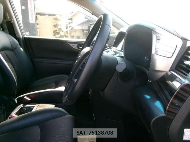 Nissan ELGRAND 2016-09 8524770-11