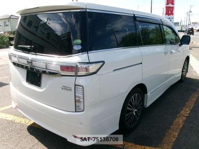 Nissan ELGRAND 2016-09 8524770-4