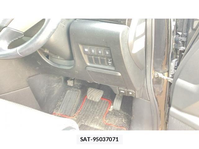 Nissan ELGRAND 2011-07 8524766-10