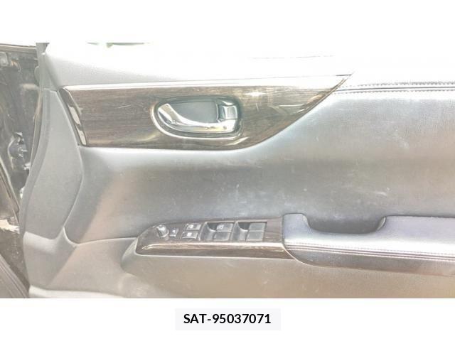 Nissan ELGRAND 2011-07 8524766-11