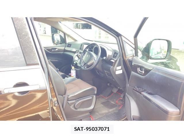 Nissan ELGRAND 2011-07 8524766-5