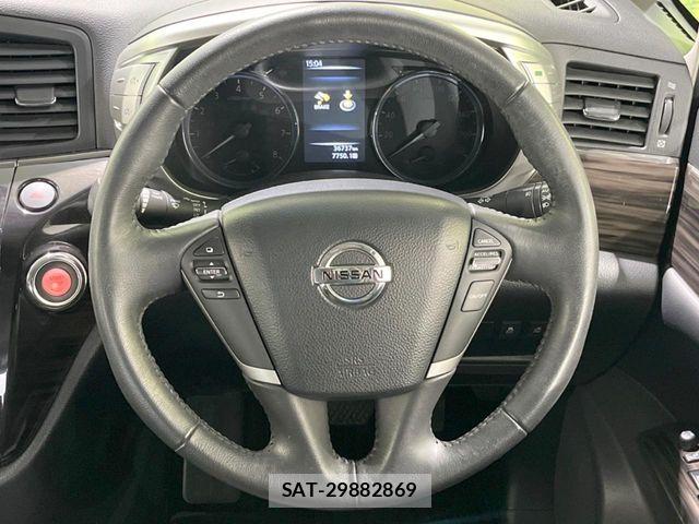 Nissan ELGRAND 2017-08 8524754-11