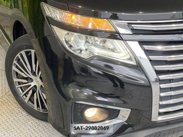 Nissan ELGRAND 2017-08 8524754-13