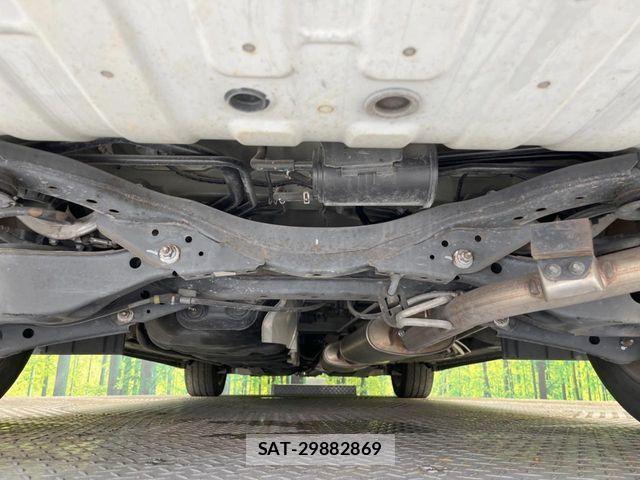 Nissan ELGRAND 2017-08 8524754-18