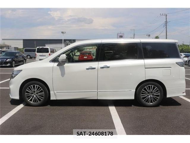 Nissan ELGRAND 2023-06 8524756-11