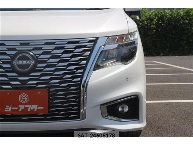 Nissan ELGRAND 2023-06 8524756-16