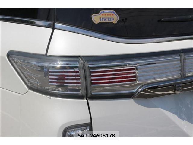 Nissan ELGRAND 2023-06 8524756-18