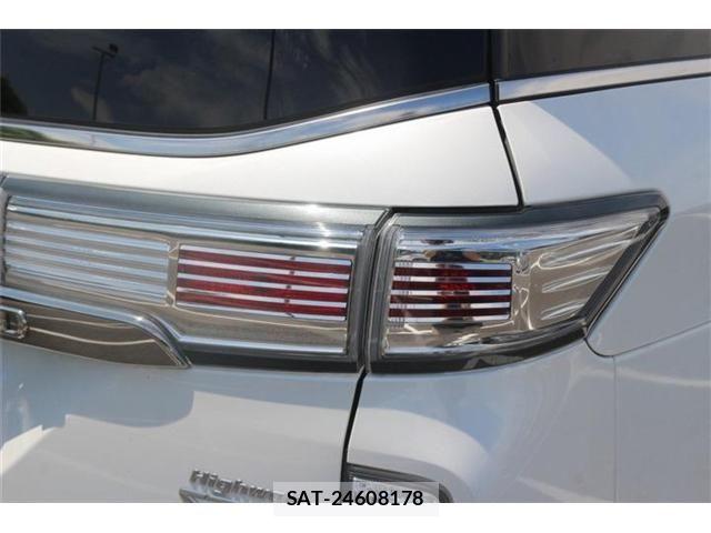 Nissan ELGRAND 2023-06 8524756-19